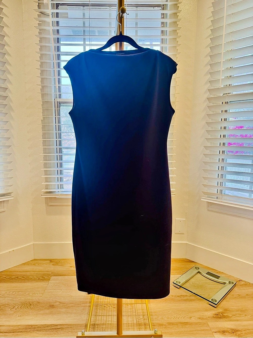 Banana Republic Factory Mini Sheath Dress in Black Size Medium Like New